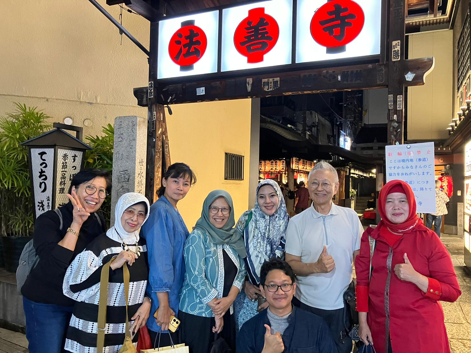 Bersama Dengan Bapak Nabeshima Setelah Acara Makan Malam Di Osaka Semoga Kerjasama Lancar